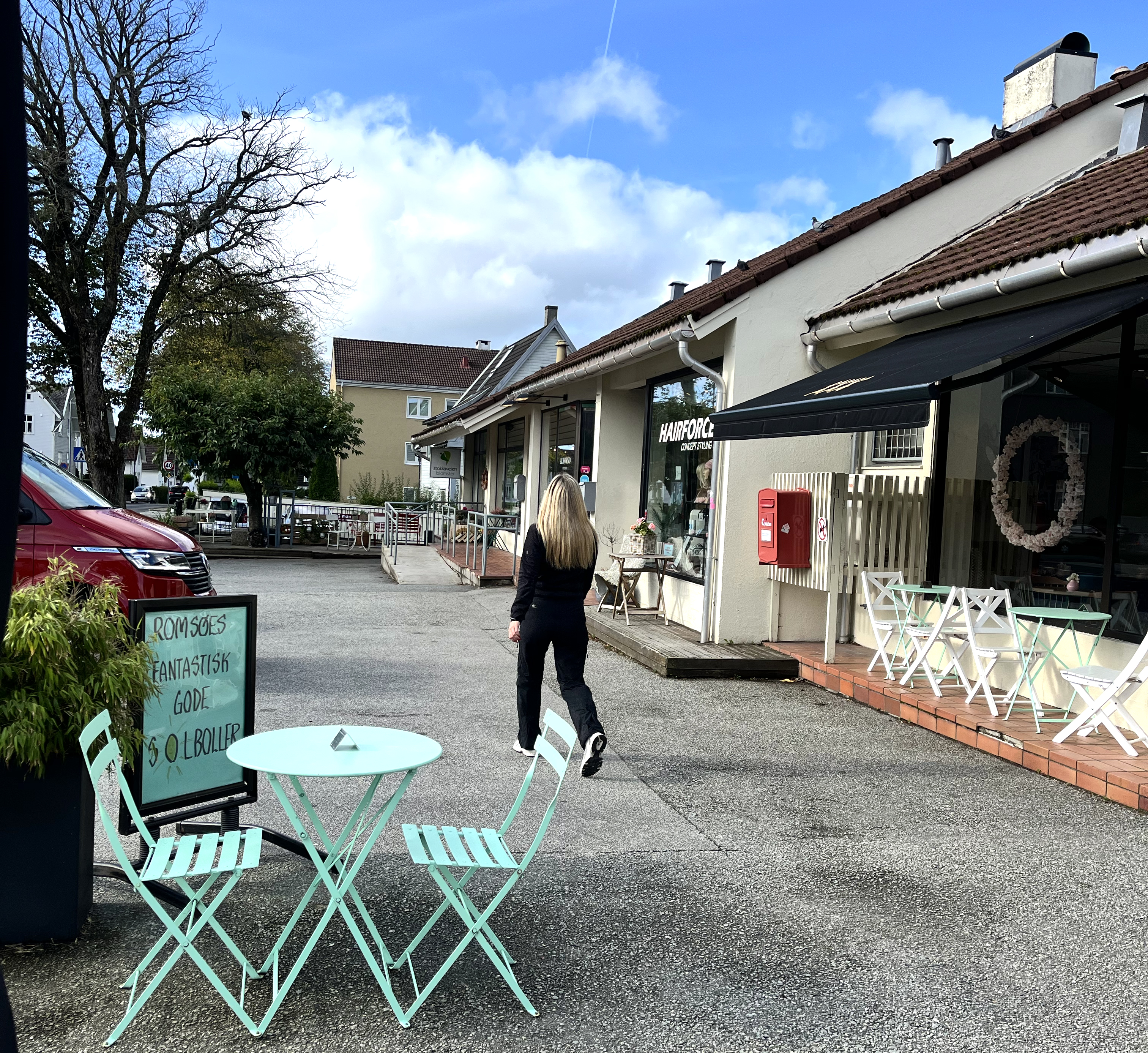 TA DEG EN BOLLE: Roms&oslash;e Konditori har etter hvert utviklet seg til en hj&oslash;rnekafe som har sl&aring;tt an i nabolaget. 
